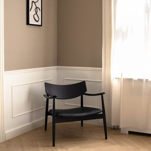 Lara Loungestol - Sortlakeret Eg