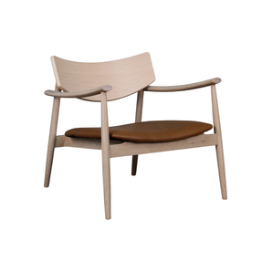Lara Loungestol i Lys Naur eg m. Brun PU sæde