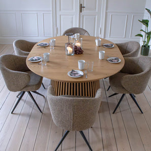 Verdal Spisebordsstol i Brun Bouclé m. sorte metalben