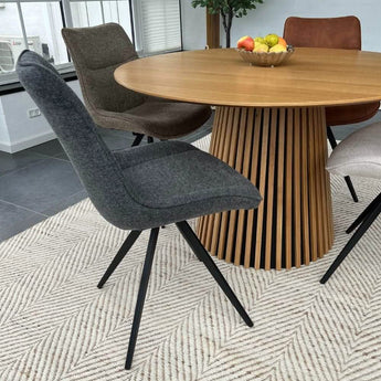 Elin spisebordsstol i Grå stof med drejefunktion - Hofstra & Wagner