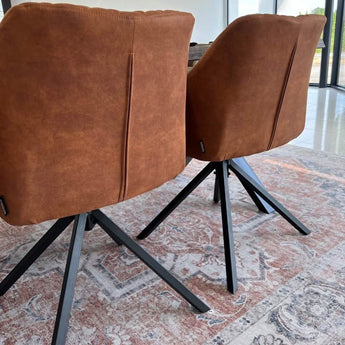 Pau Spisebordsstol med drejefunktion - Cognac microfibre - Hofstra & Wagner
