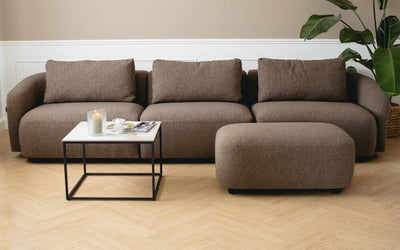 Få idéer til indretningen af en aflang stue