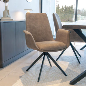 Arvik Spisebordsstol m. 180 gr. drejefod - Lysebrun mikrofiber