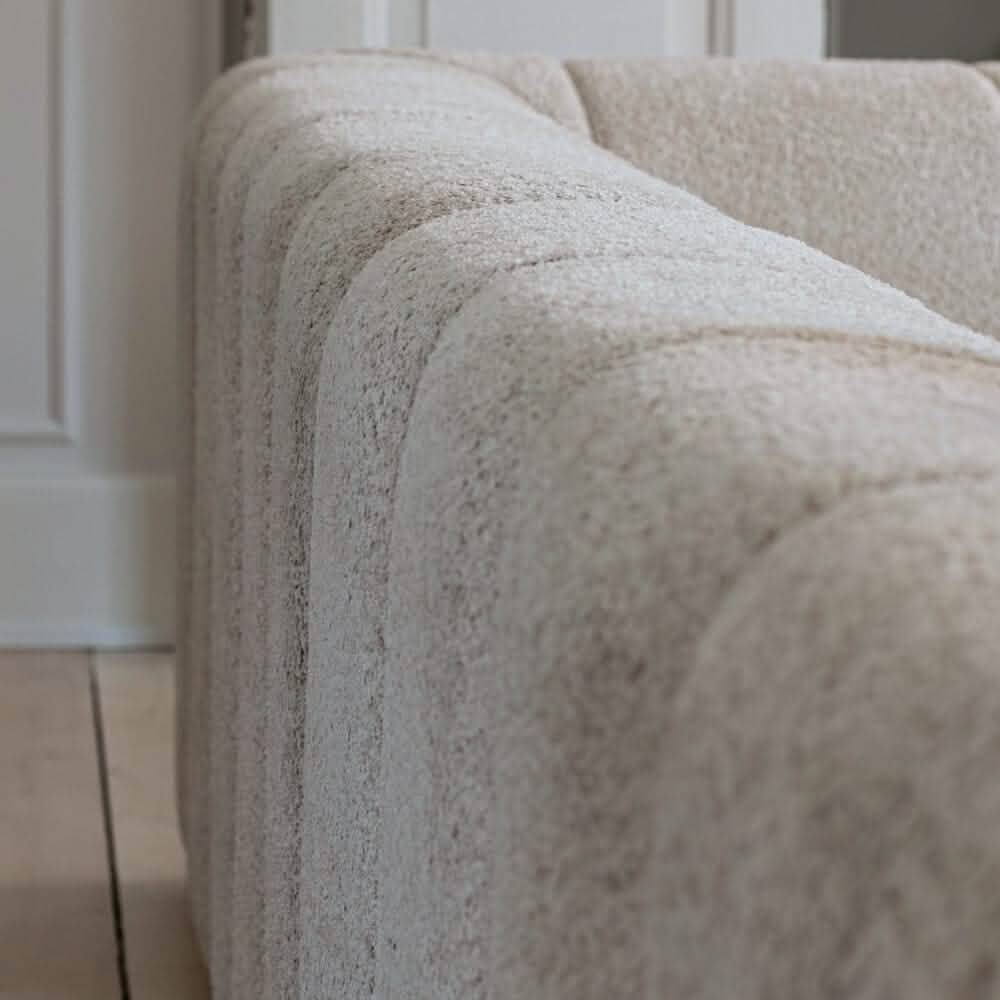 Bora Sofa i Beige Boucle - Venstrevendt - 240 cm