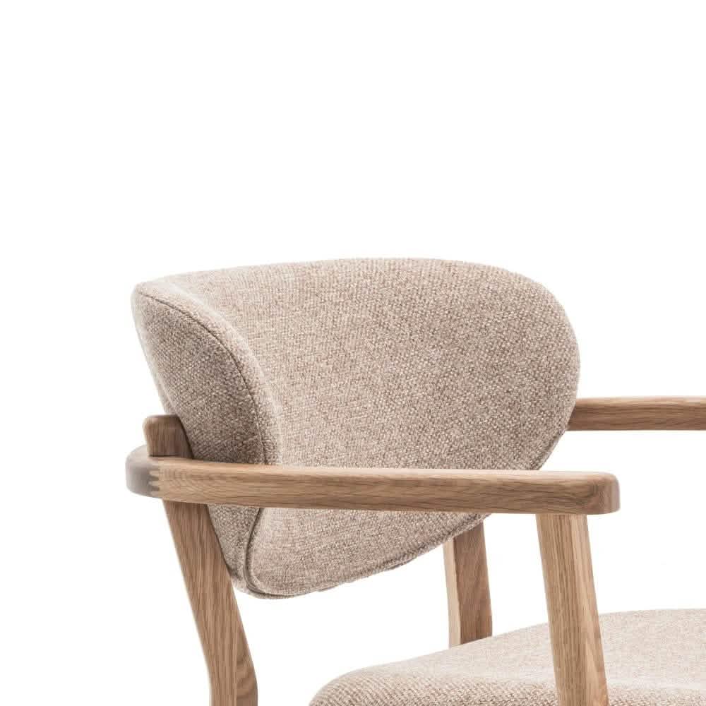Ellie Spisebordsstol m. armlæn og beige sæde  - Natur Eg
