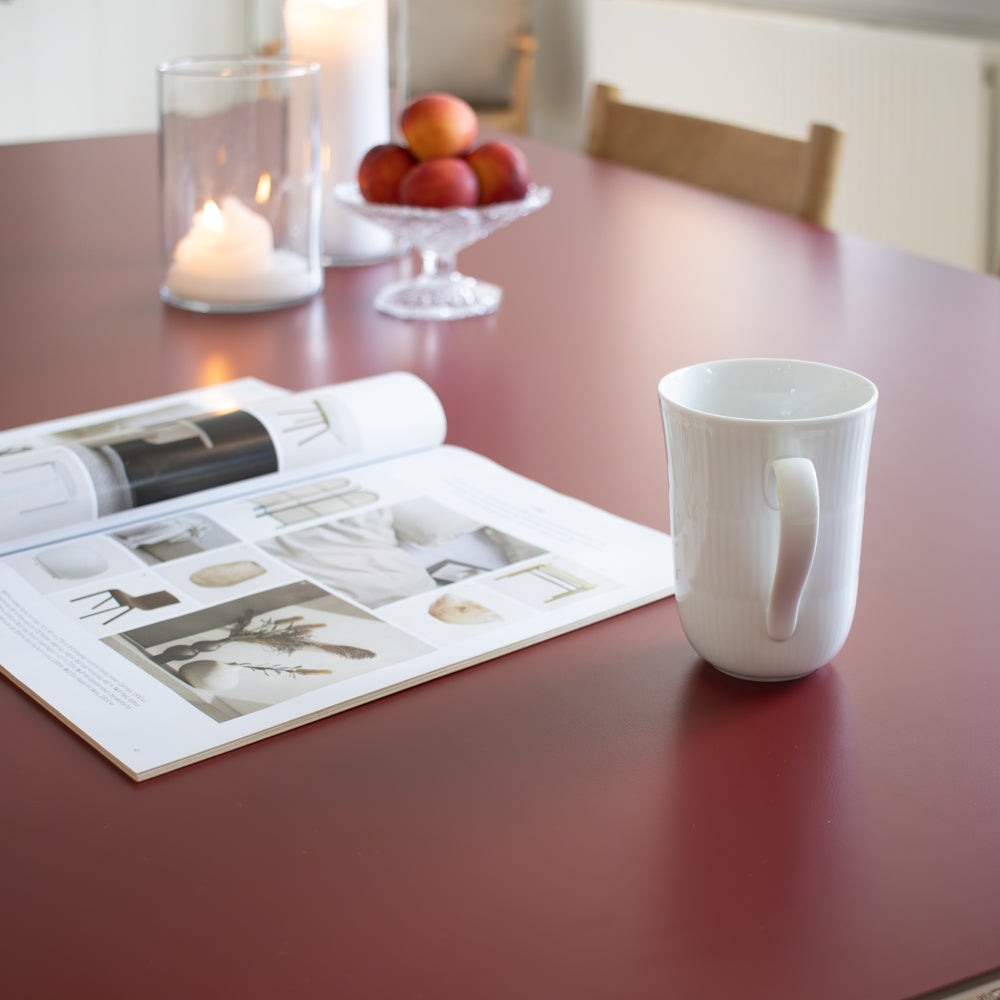 Holms Spisebord i 180 cm, inkl. plader i natur eg og bordeaux