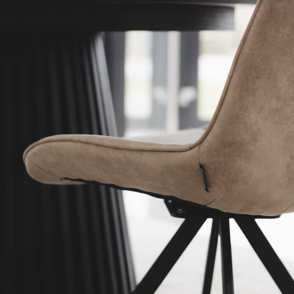 Elin Spisebordsstol - Beige Microfiber med drejefunktion