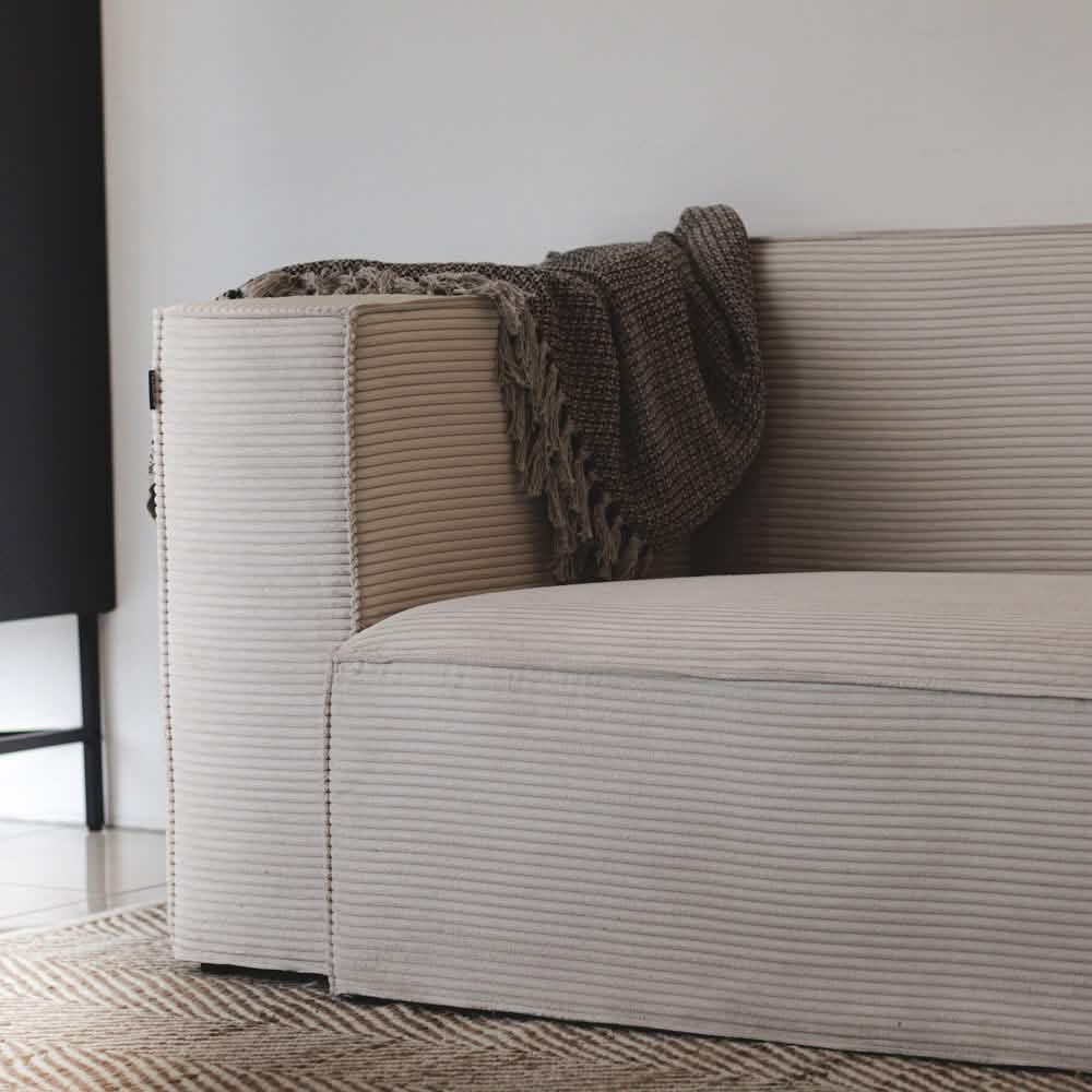 Ollie Sofa - Lys Bredriflet Fløjl 230 cm
