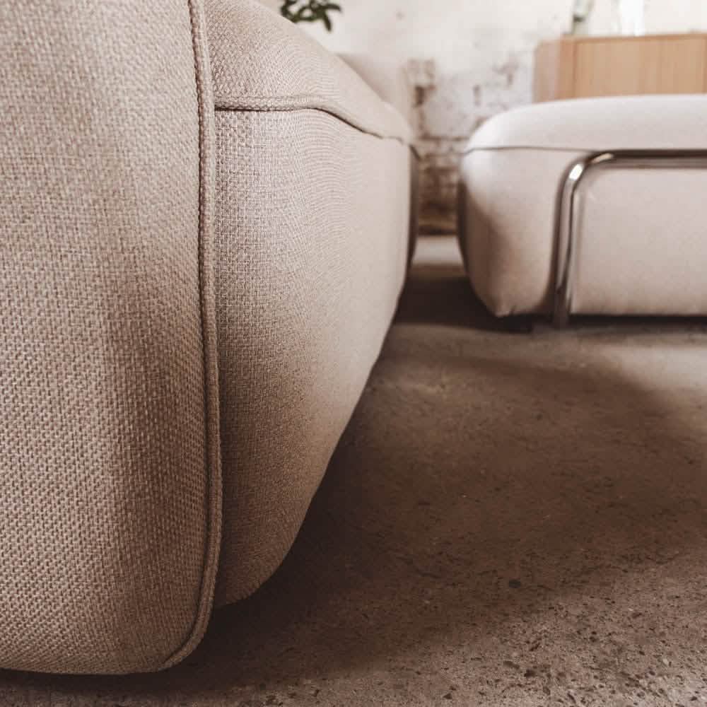 Lino Sofa m. Puf m. Chrome Stel - 230 cm - Beige