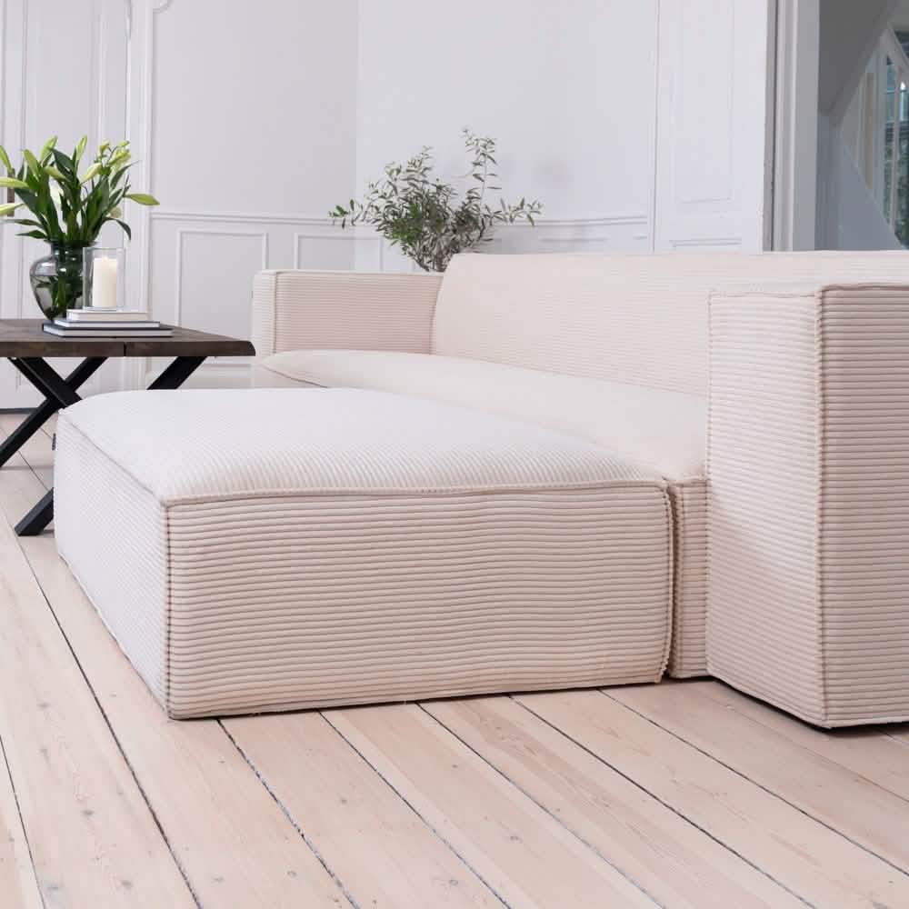 Ollie Sofa - Lys Bredriflet Fløjl, 280 cm