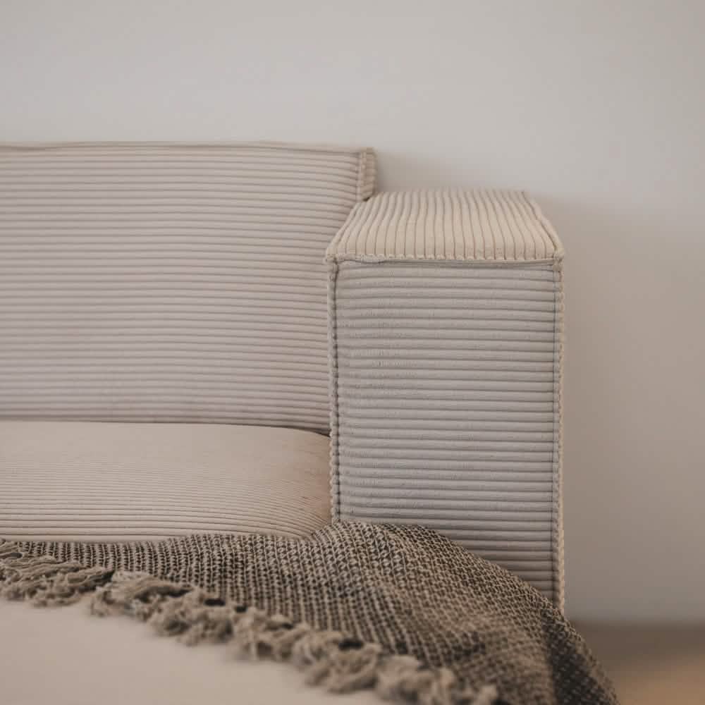 Ollie Sofa - Lys Bredriflet Fløjl 230 cm