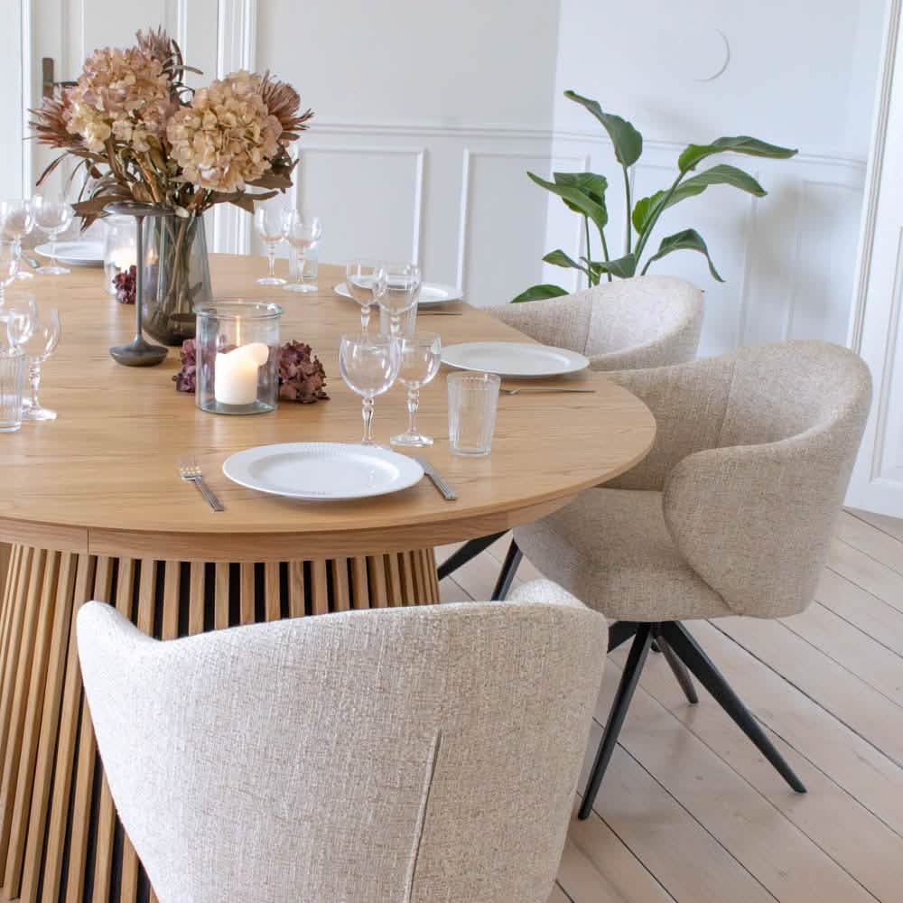Verdal Spisebordsstol i Beige Bouclé m. sorte metal ben