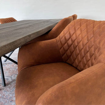 Pau Spisebordsstol med drejefunktion - Cognac microfibre - Hofstra & Wagner